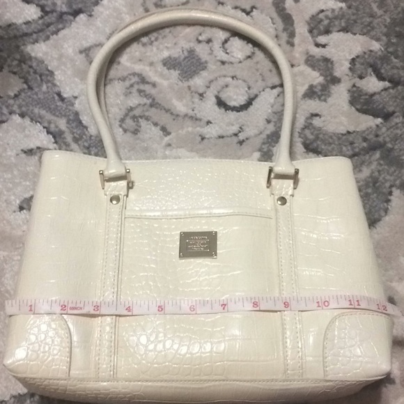 Liz Claiborne Handbag - Picture 6 of 8